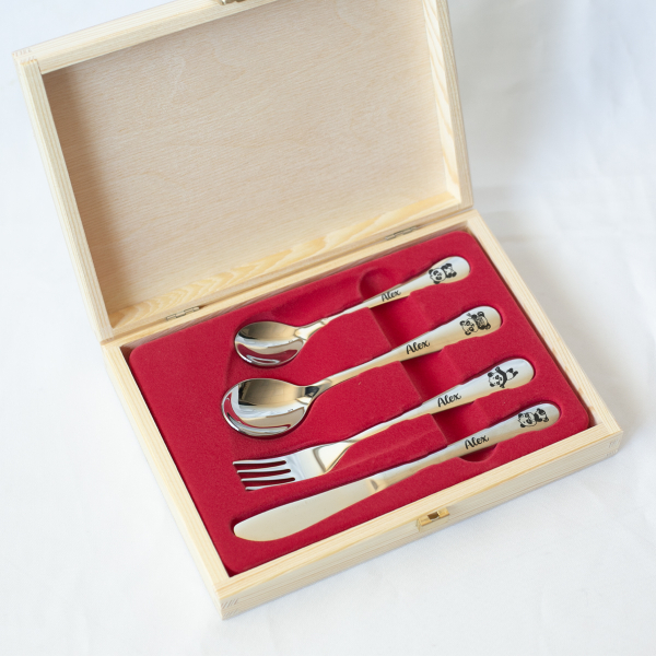 Children's cutlery engraved with Panda designs Children's cutlery engraved with Panda designs