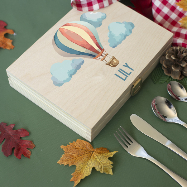Engraved children's cutlery and balloon box Engraved children's cutlery and balloon box