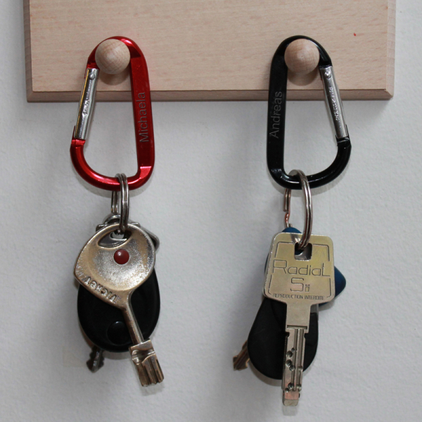 Personalised carabiner-shaped keyring Personalised carabiner-shaped keyring
