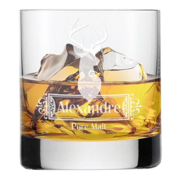 Engraved whisky glass with stag Engraved whisky glass with stag