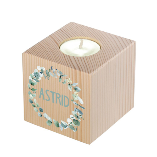 Wooden candleholder with plant crown motif Wooden candleholder with plant crown motif