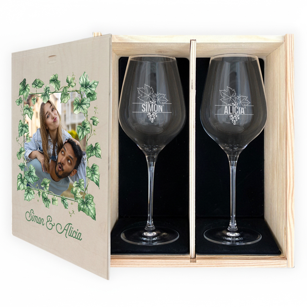 Gift boxes with 2 wine glasses