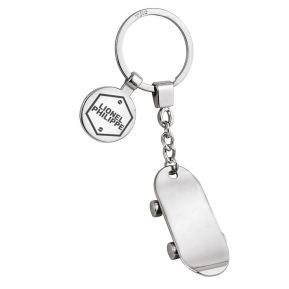 Personalised keyring with skateboard