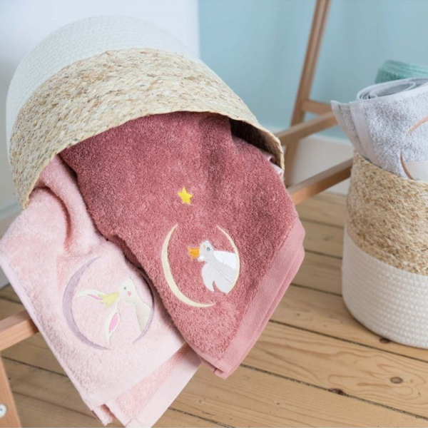 Personalised children's towel 70 x 140 cm � Pink Bunny